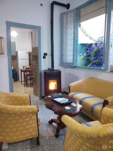 Casa Vacanze Zarinu Orgosolo Exterior foto